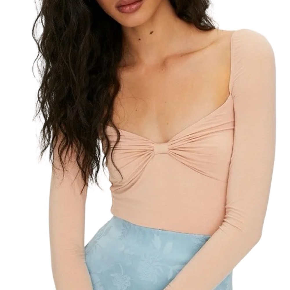 Wilfred Nude Tan Blush Long Sleeve Sweetheart Neckline Top Old Money Preppy